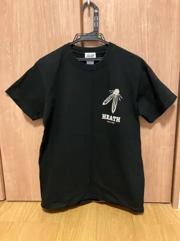 HEATH 티셔츠 블랙 깃털 새 디자인
