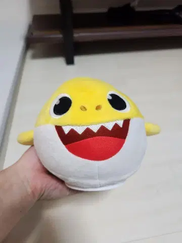 이리저리 춤추는 베이비 샤크