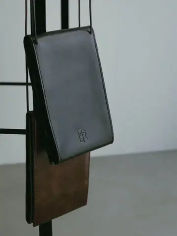 미사용 새상품 ETRETOKYO 가죽 코드 숄더 미니 백 블랙