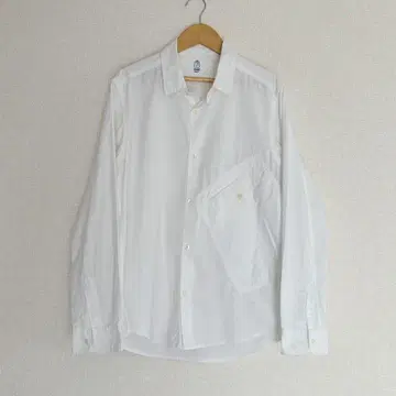 KATO's SHIRT 화이트 버튼 다운 셔츠