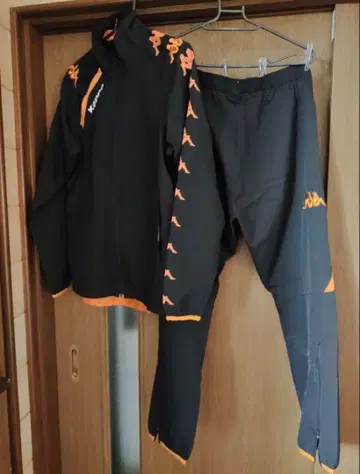 kappa 카파 저리 상하의 세트 S 블랙/오렌지