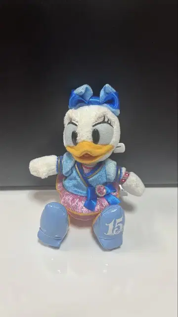 디즈니 씨 15주년 데이지 덕 봉제 인형 배치