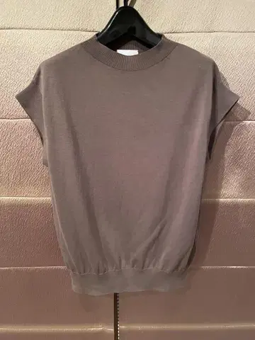 UNITED ARROWS 코튼 슬리브리스 새상품급