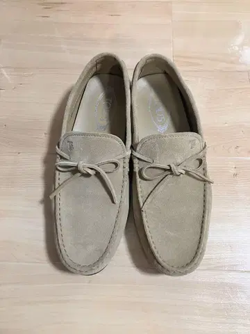 TOD'S 베이지 스웨이드 드라이빙 슈즈 로퍼