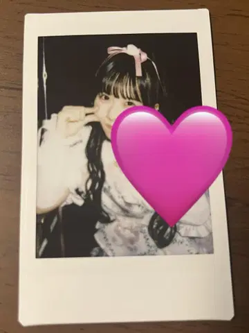 SWEET STEADY 쿠리타 나츠카 폴라로이드 하트 의상 스이스테