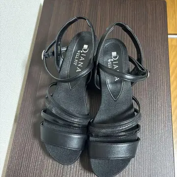 DIANA 블랙 웨지솔 샌들
