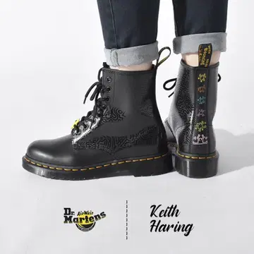 Dr.Martens x Keith Haring 8홀 부츠
