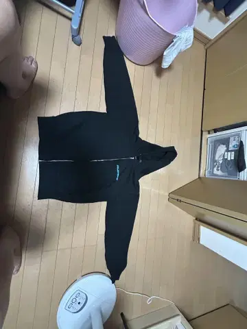 RE 아메미야 후드티