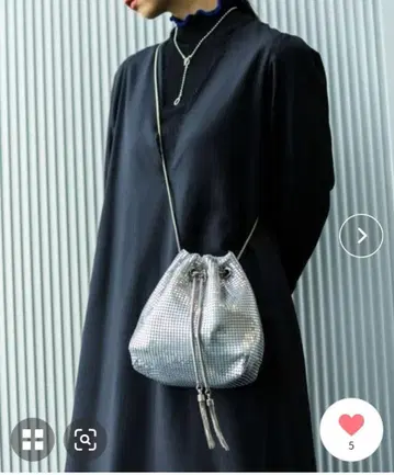 HARE 실버 메탈릭 복조리형 숄더백