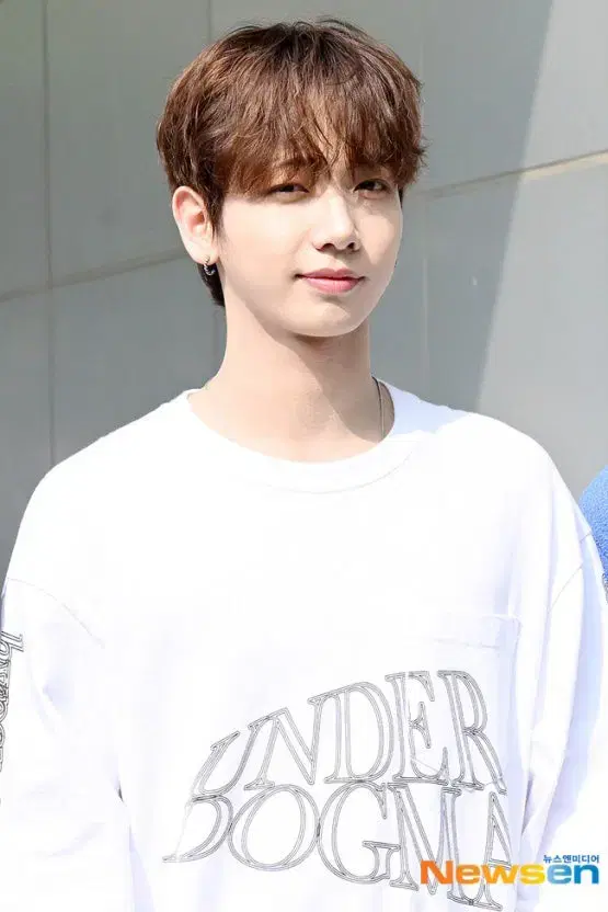 명재현 손민수템 팔아요 보넥도 보이넥스트도어 롱슬리브 옷 후드티