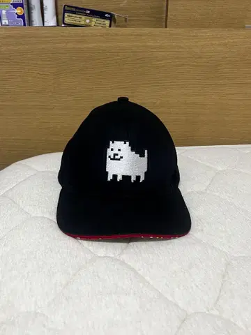 UNDERTALE 공식 굿즈 짜증나는 개 혀 프린트 캡