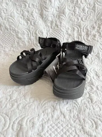 새상품! SHAKA 블랙 스포츠 샌들 S (22.5cm)