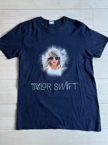 Taylor Swift 1989 World Tour 티셔츠 M 사이즈