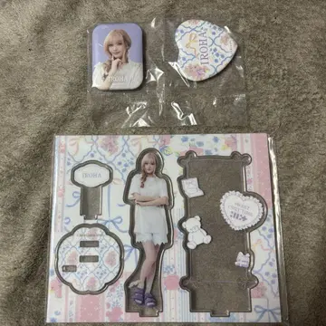 ILLIT SWEET COZY TIME IROHA 아크릴 스탠드 캔뱃지