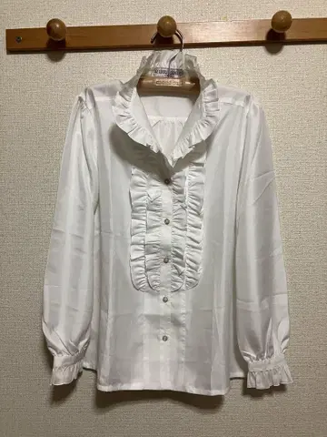 LOUIS JOONE CINQ 루이 조네 상크 프릴 블라우스 화이트