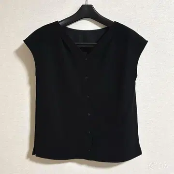 PLST 플라스테 S 사이즈 블랙 V넥 베스트