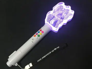 Kis-My-Ft에 만날 수 있는 de Show 2022 굿즈 응원봉
