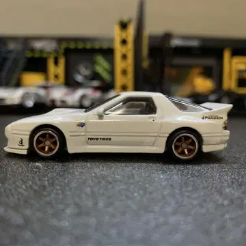 757 마쓰다 RX-7 FC 1/64 스케일 다이캐스트 미니카