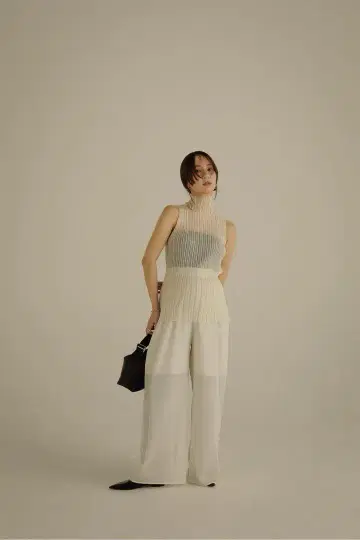 [한 번 착용한 새상품급] louren 쉬어 터틀넥 탑