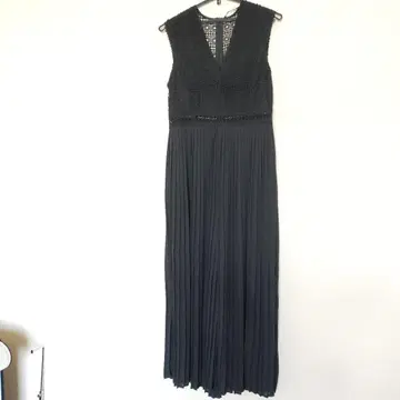 한 번 착용 ZARA 슬리브리스 올인원 팬츠 블랙