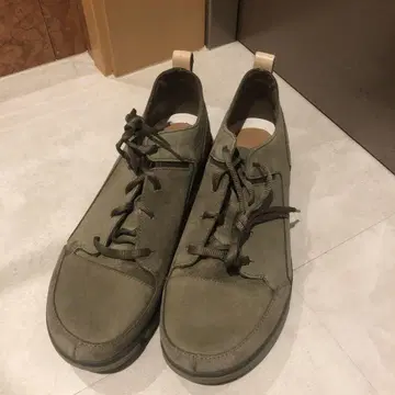Clarks 클락스 올리브 그린 스웨이드 스니커즈