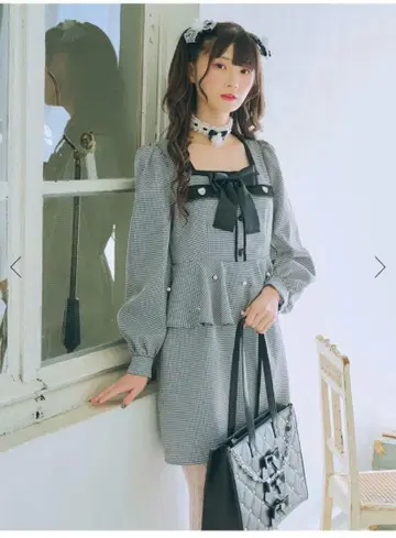 앙크루즈 페플럼 원피스 블랙 미사용 새상품