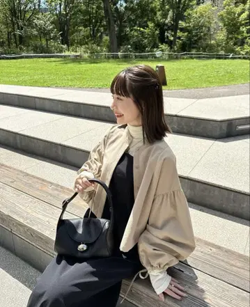 hinari 소매 볼륨 리본 블라우스 베이지