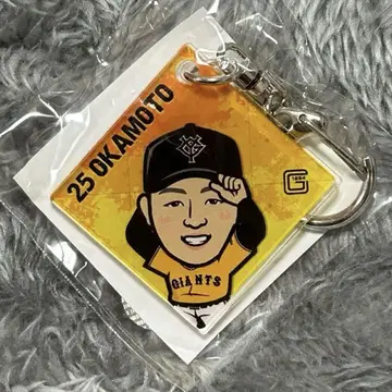 오카모토 카즈마 오렌지 유니폼 참 아크릴 요미우리 자이언츠 거인군
