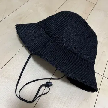 블랙 스트로우 햇 스트랩 포함