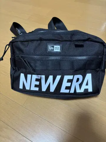 뉴에라 숄더백 블랙
