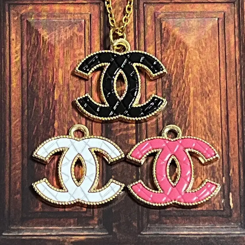☆刺繍の立体的装飾☆【CHANEL】CCロゴ 花柄メリージェーン 黒 花柄刺繍がキュート♪【 CHANEL 】メリージェーン♡