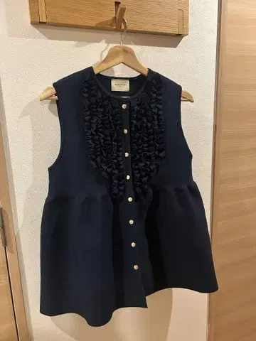 유나이티드 애로우즈 P 미니 프릴 니트 베스트 네이비 베스트