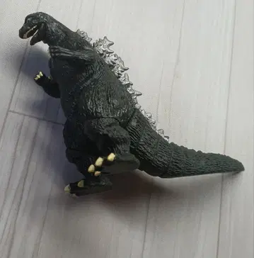 고질라 피규어