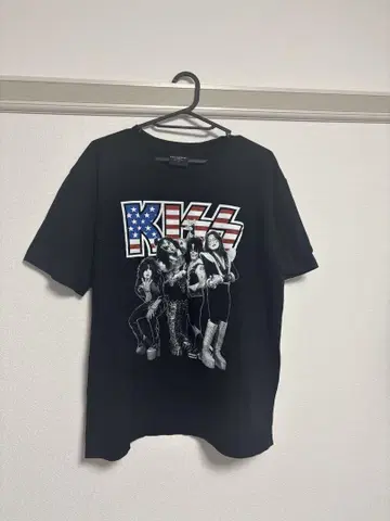 KISS 밴딩 티셔츠 블랙