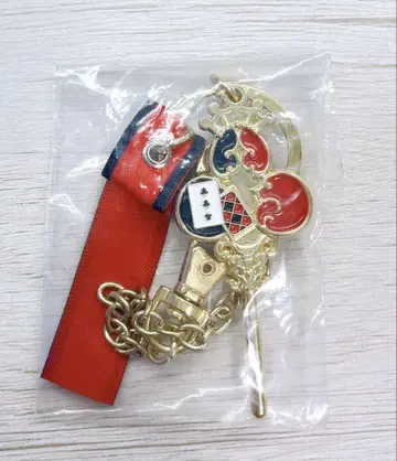 가장 인기 있는 백 트위스티드 원더랜드 백 참 트레이 클로버