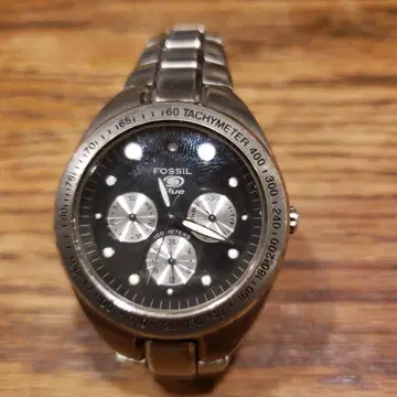 FOSSIL 태키미터가 장착된 손목시계