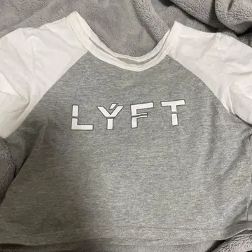 LYFT 로고 반팔 티셔츠 숏 기장 리프트 여성용