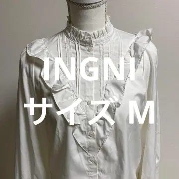 INGNI 프릴이 달린 화이트 긴팔 셔츠 블라우스 패션