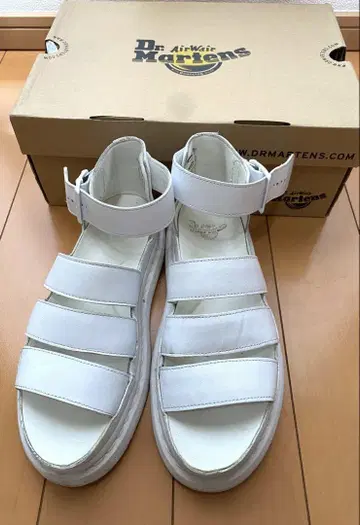 닥터마틴 Dr.Martens GRYPHON 가죽 샌들