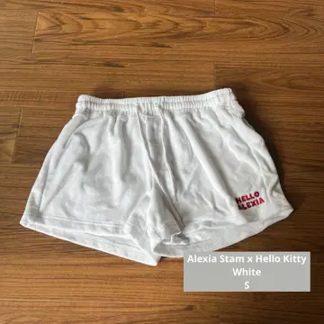 알렉시아 스탐 x 산리오 쇼츠 S