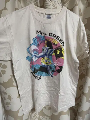 Mrs. GREEN APPLE 미세스 티셔츠