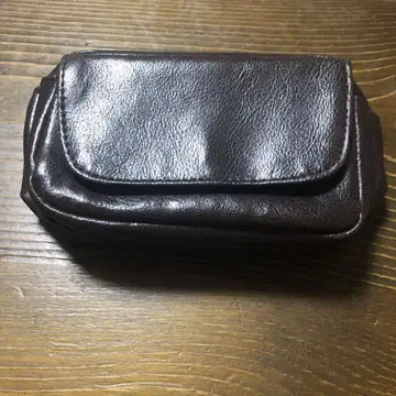 다크 브라운 가죽 파우치