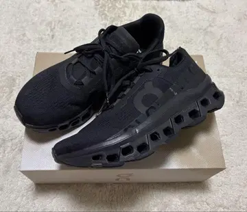 On cloud monster black 클라우드 몬스터 블랙