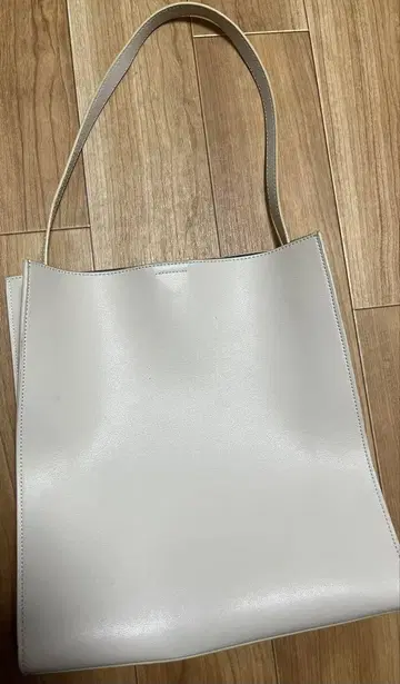 화이트 숄더백