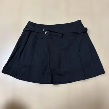 새상품급 EMODA 에모다 플리츠 미니 스커트 블랙 S 블랙