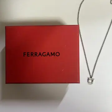 FERRAGAMO 다이아몬드 스타일 목걸이