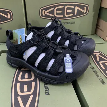 KEEN 블랙 샌들