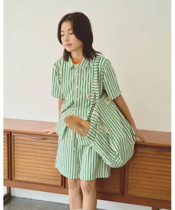 common gull products. / 여름의 옆에 있는 백