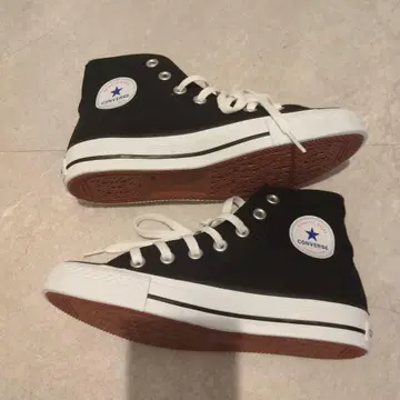 CONVERSE 블랙 하이컷 스니커즈
