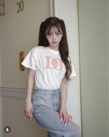 Darich 퀼팅 아플리케 비쥬 티셔츠 WHT